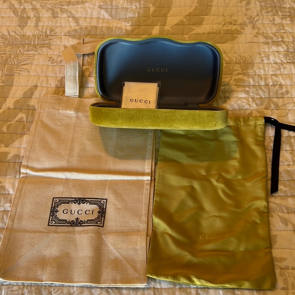 Gucci sunglass case bag bundle